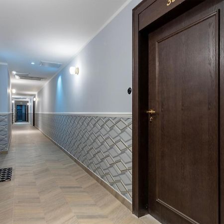 Apartament Palacowy Polonia Z Miejscem Parkingowym Łódź Buitenkant foto